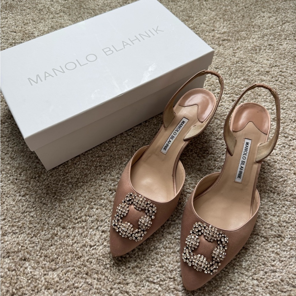 Manolo Blahnik Hangisi Kitten-Heel Satin Slingback Pumps